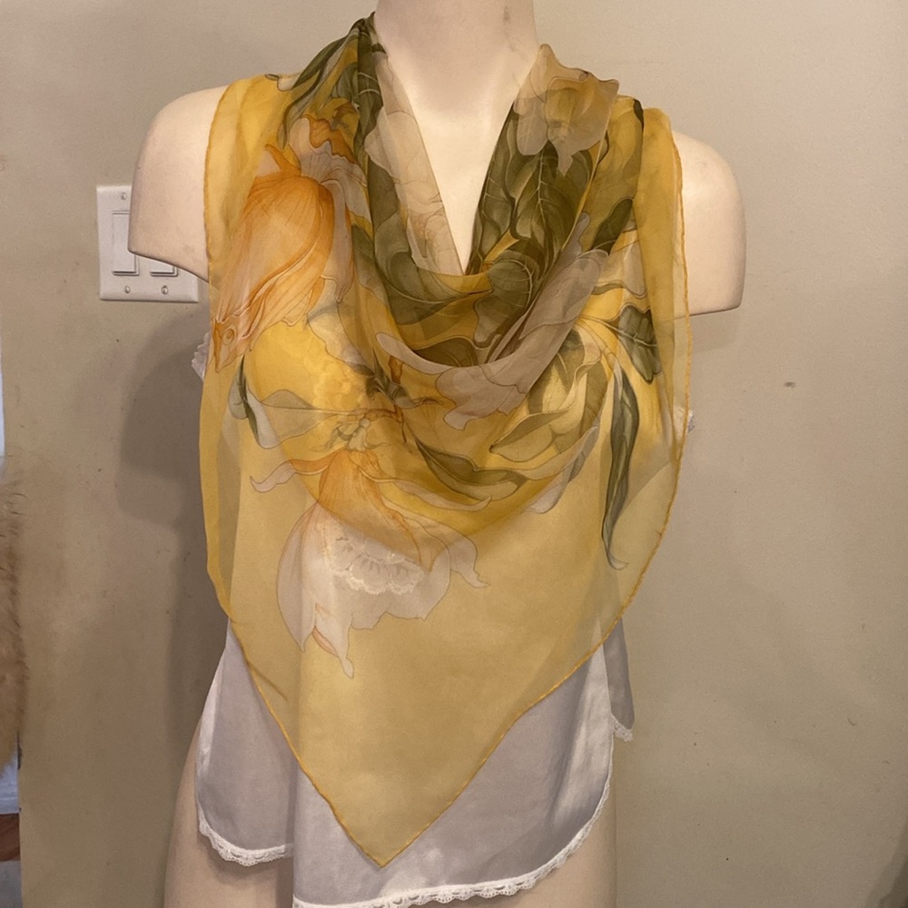 SALVATORE FERRAGAMO square light silk scarf floral